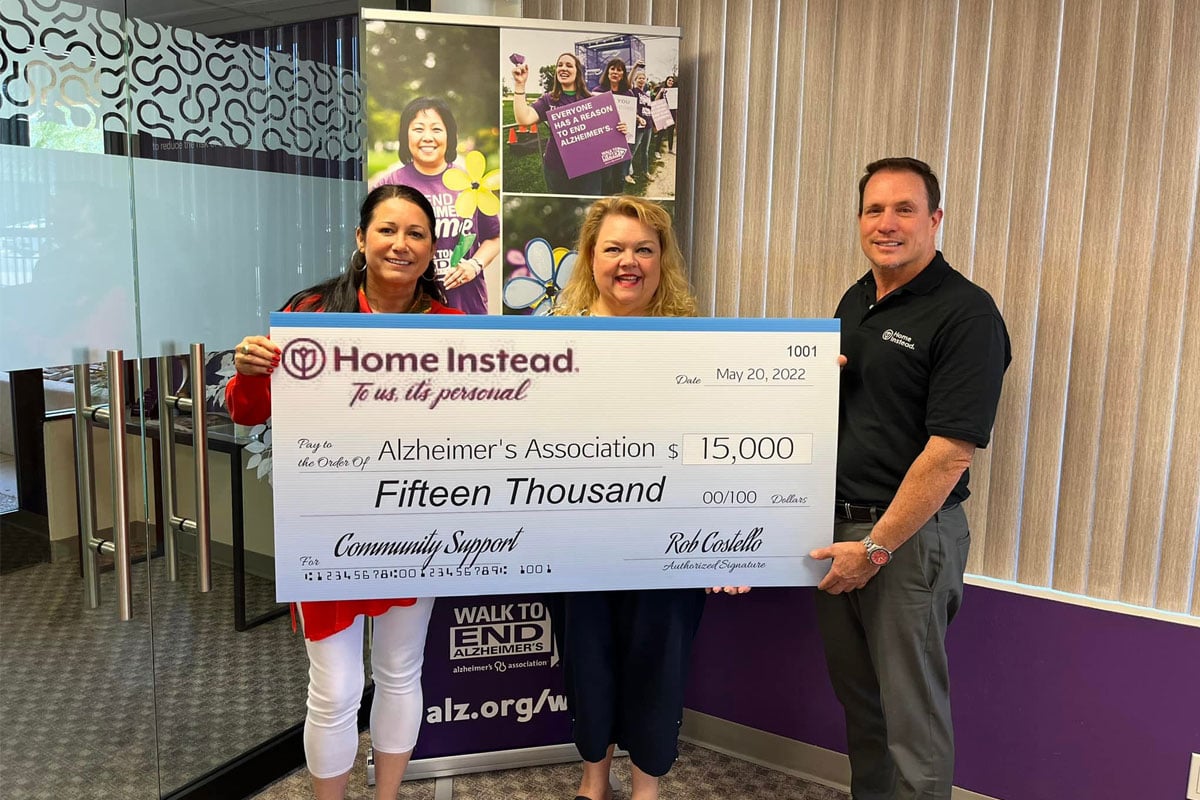 Home Instead Donates to Alzheimer's Association