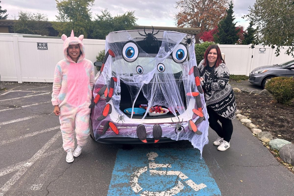 Home Instead Joins the Fun at Sequim’s Halloween Trunk-or-Treat