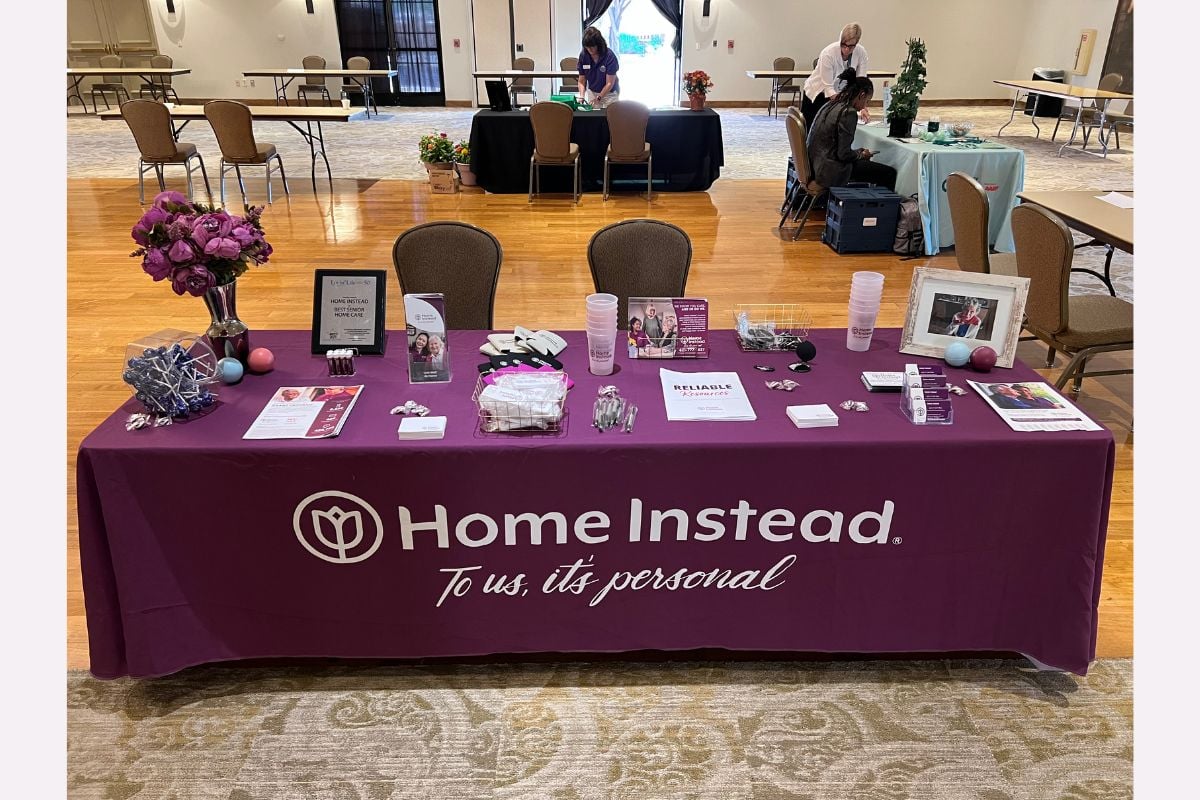 Home Instead Shines at PebbleCreek Health Expo 2023 in Goodyear, AZ