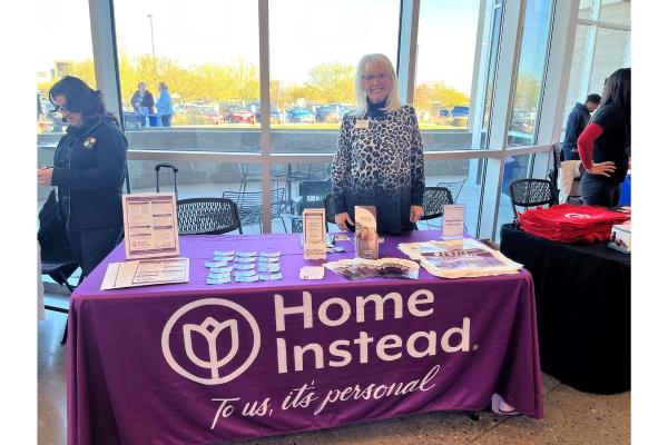 Home Instead Connects with Seniors at the Maricopa Senior InfoExpo